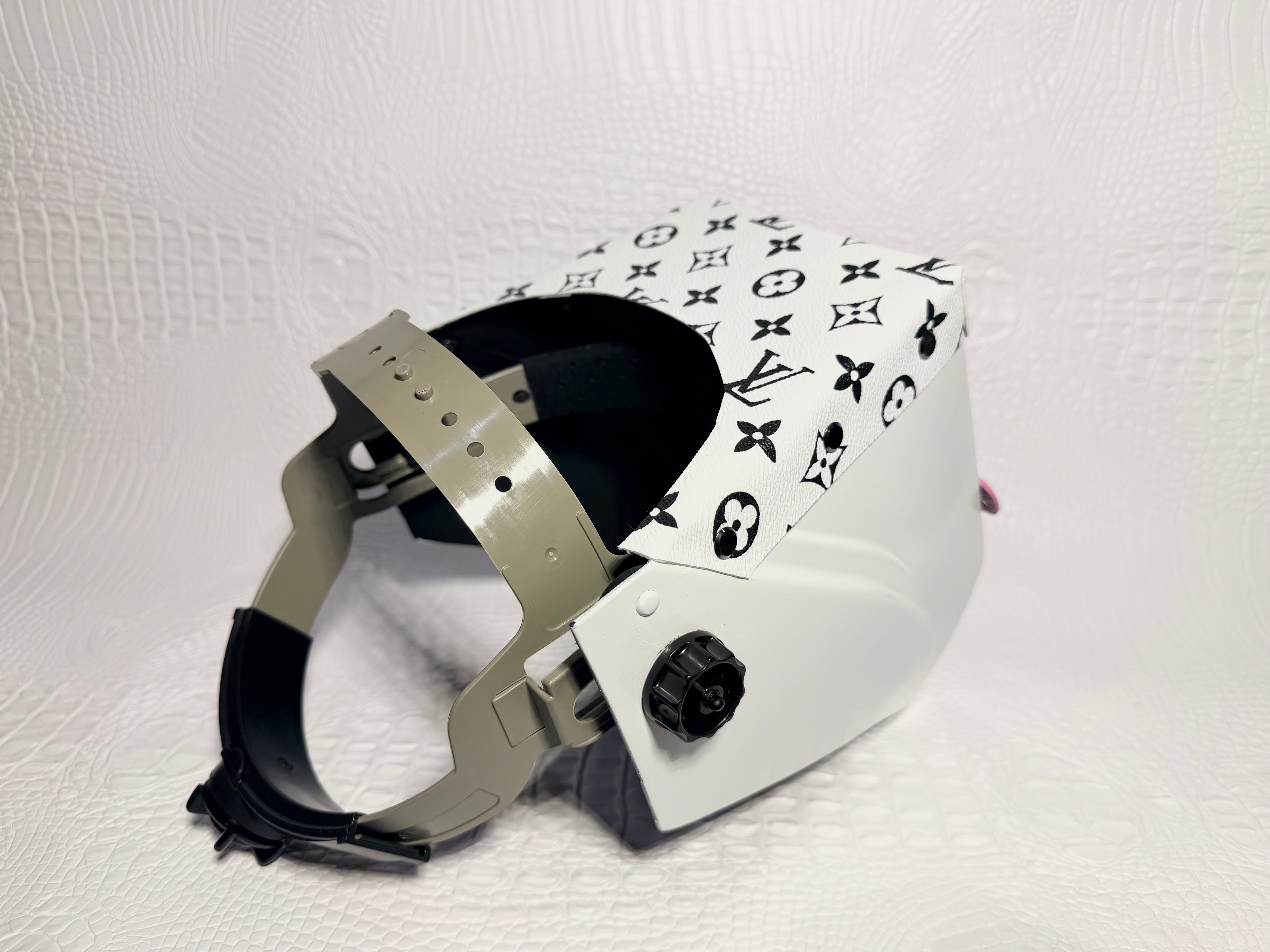 White Hood, Sugar Pink Flip, Black & White LV