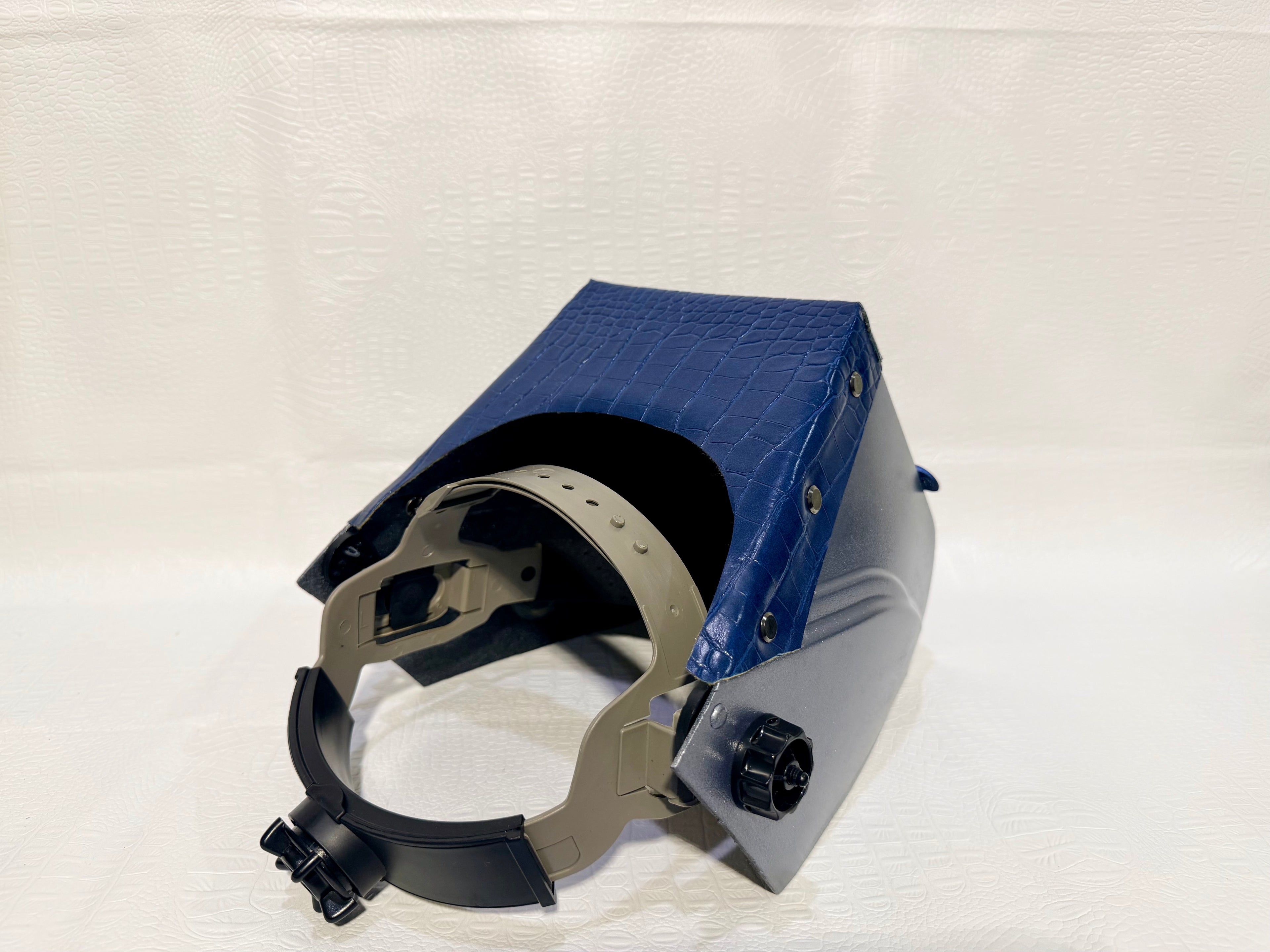 MTL. Silver Hood, MTL Blue Flip with Blue Gator