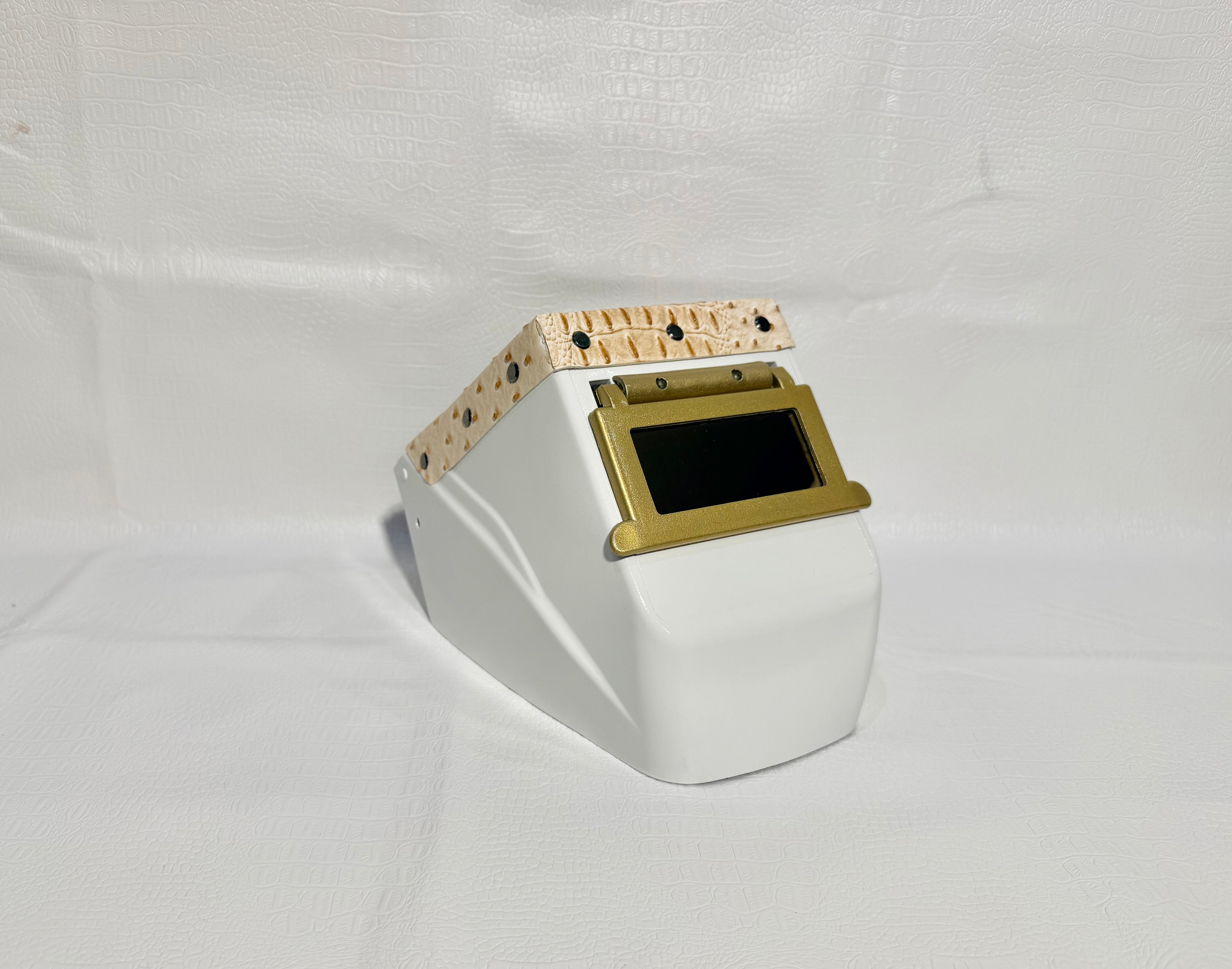 White Hood, Gold Flip, Cream Gatorich