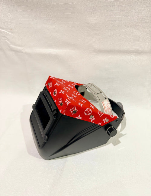 Black hood, Black Flip, Red LV