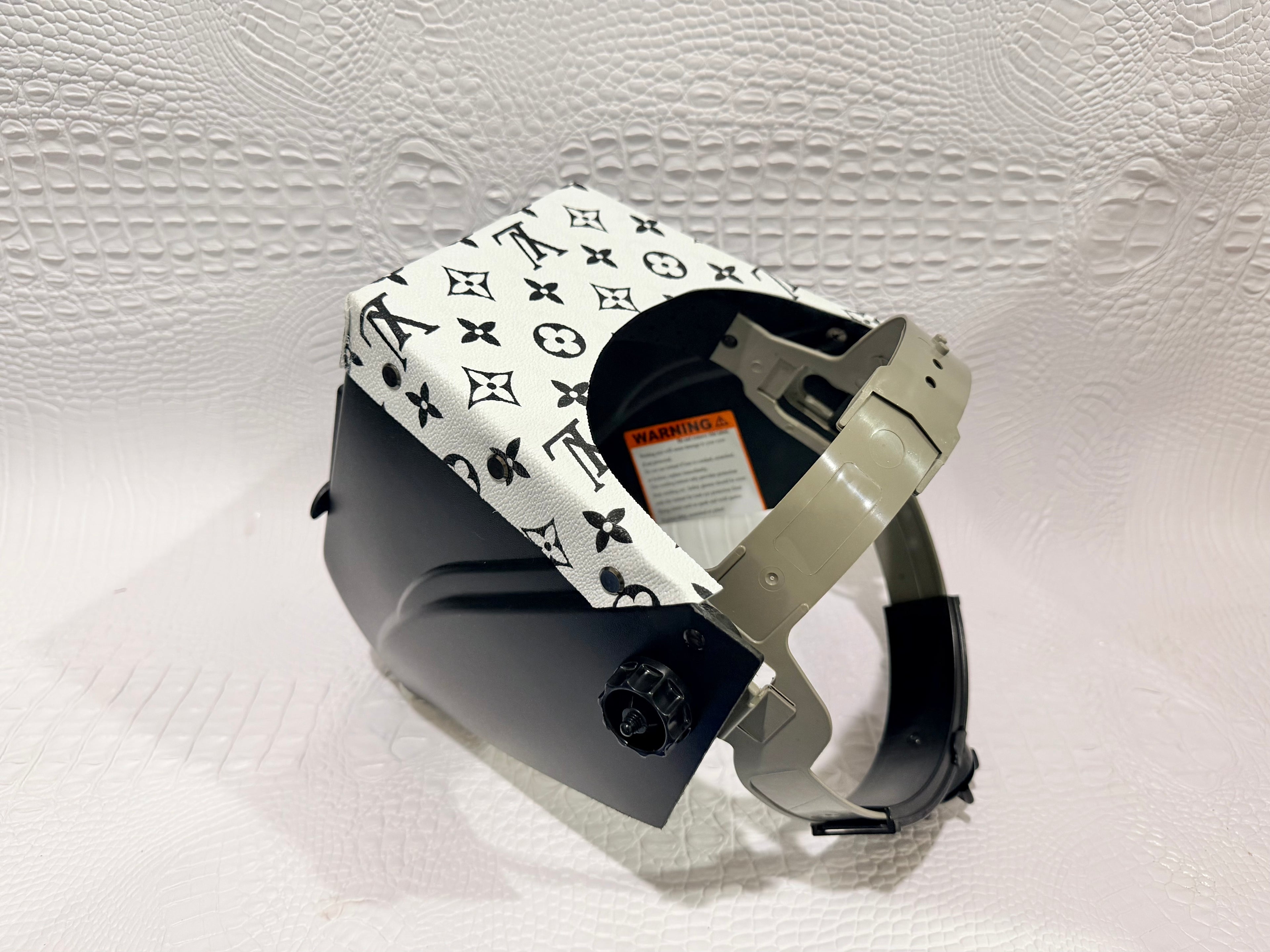 Black Hood, Black Flip, Black & White LV