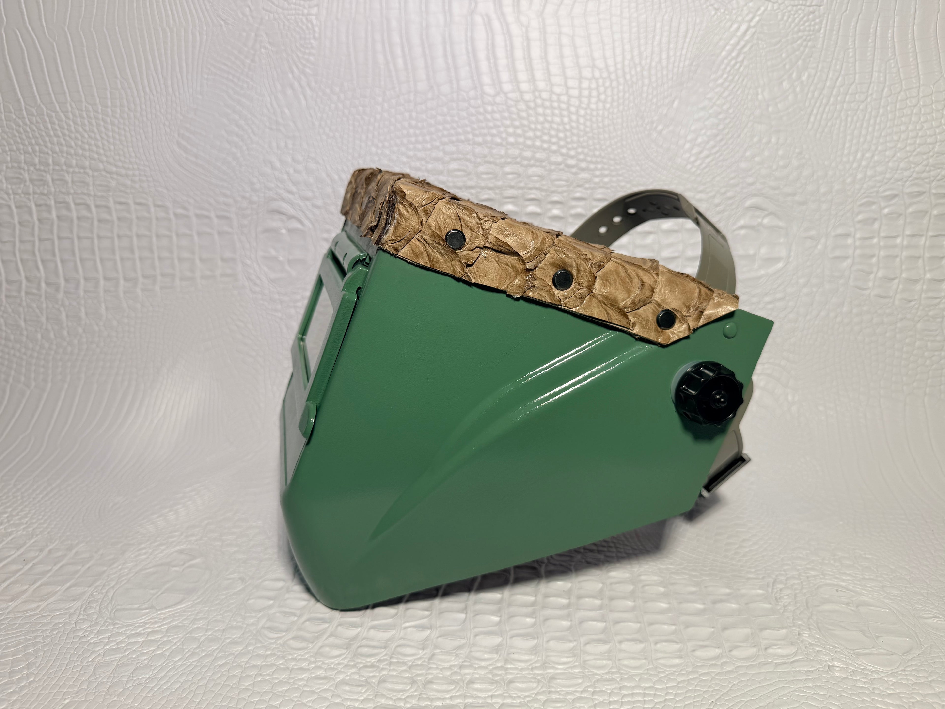 Moss Green Hood/flip, Pirarucu Sesame