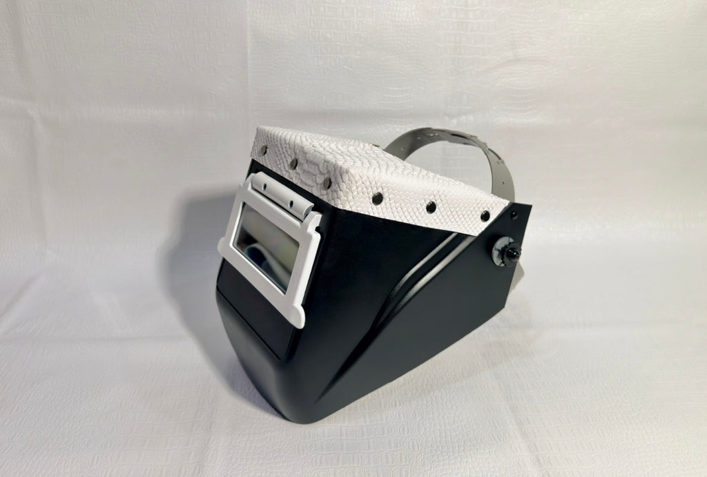 Black Hood, White Flip, White Python