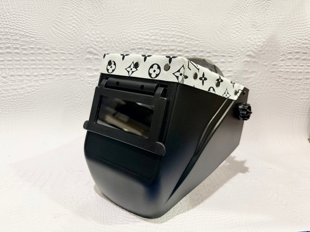 Black Hood, Black Flip, Black & White LV