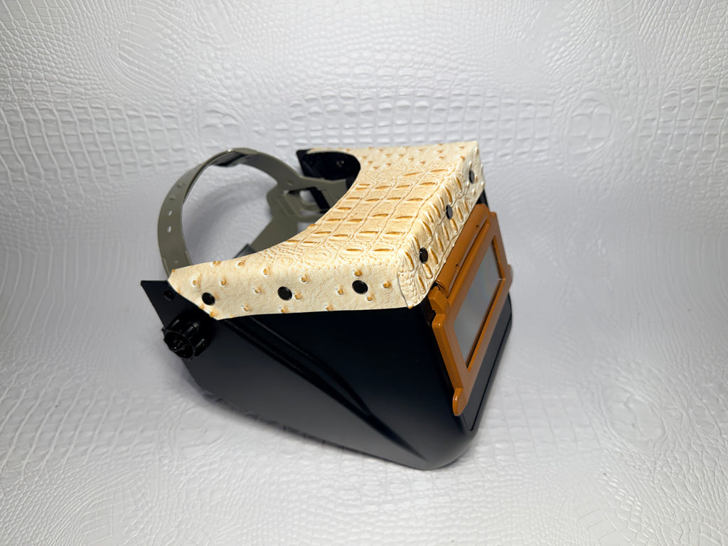 Black Hood, Caramel Flip, Cream Gatorich