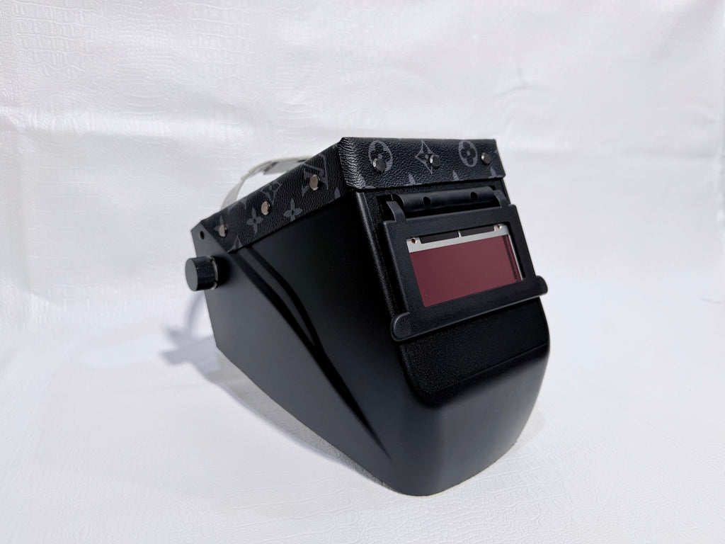 Black Hood, Black Flip, Black LV