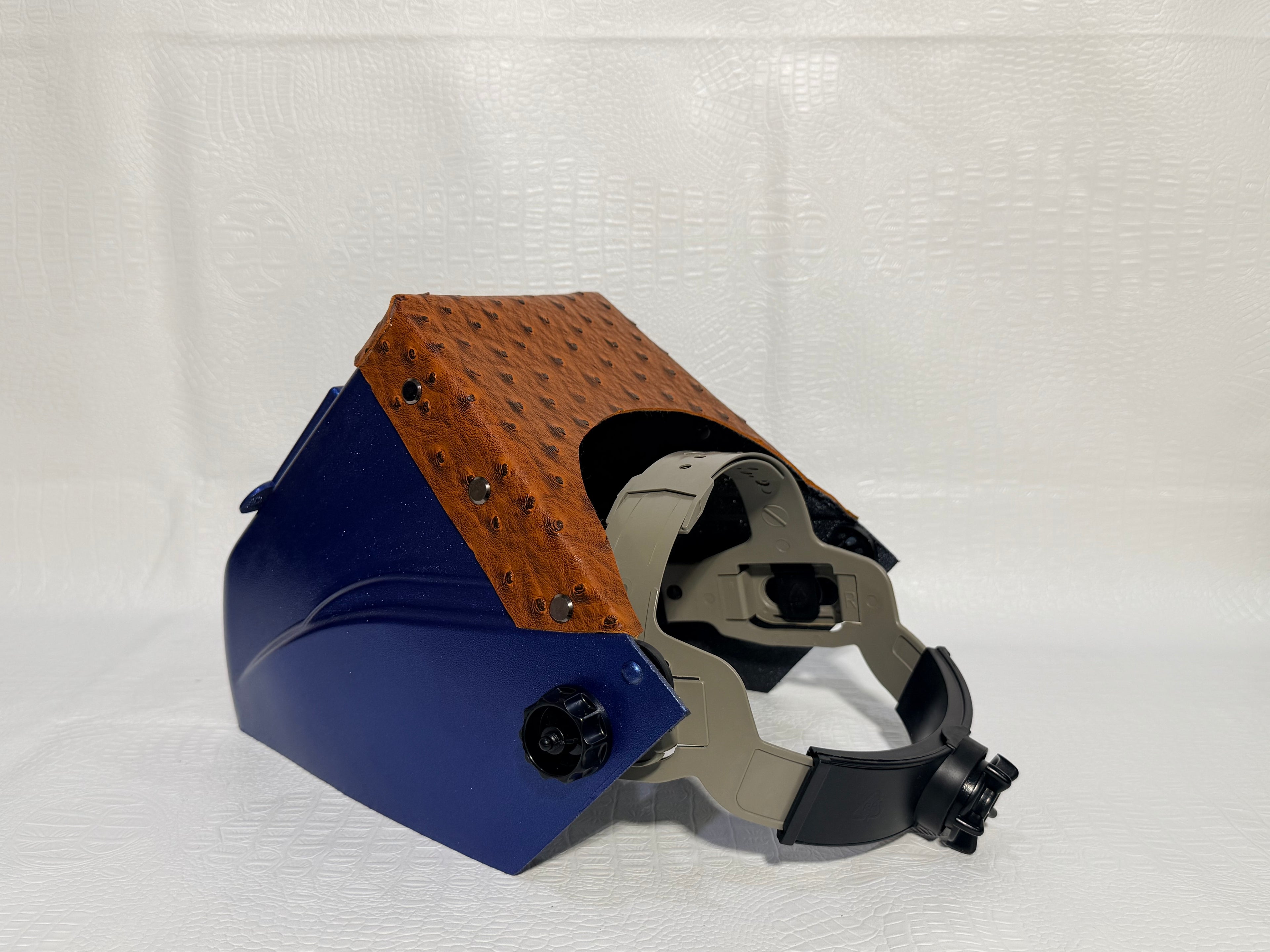 MTL. Blue hood, MTL. Blue flip with Conac Ostrich