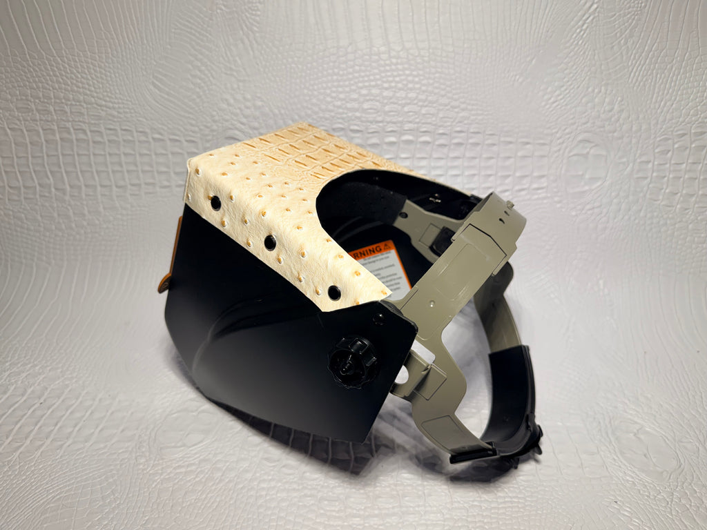 Black Hood, Caramel Flip, Cream Gatorich