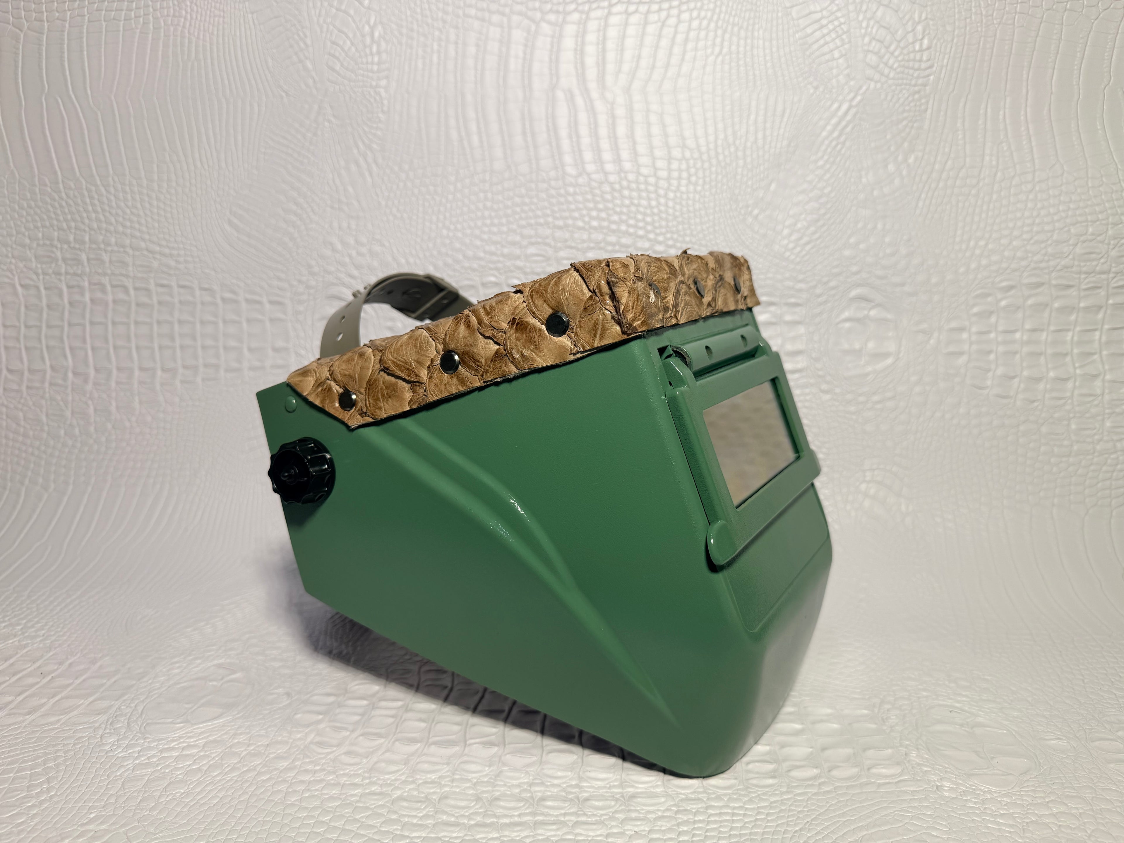 Moss Green Hood/flip, Pirarucu Sesame